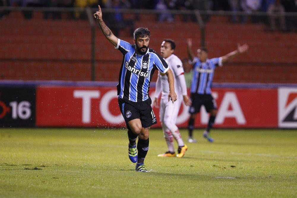 Tricolor fez grande primeiro tempo e segurou na ra&ccedil;a o placar de 3 a 2 no segundo