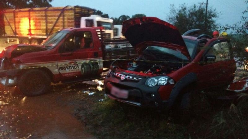 Casal de idosos morre em colis&atilde;o entre duas caminhonetes no Norte do Estado 