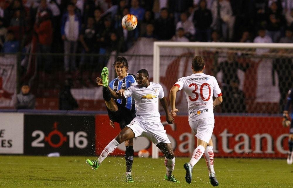 Geromel v&ecirc; Gr&ecirc;mio tranquilo para jogo contra Toluca ap&oacute;s classifica&ccedil;&atilde;o