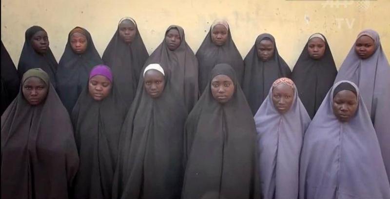Boko Haram divulga imagens de estudantes sequestradas na Nig&eacute;ria 