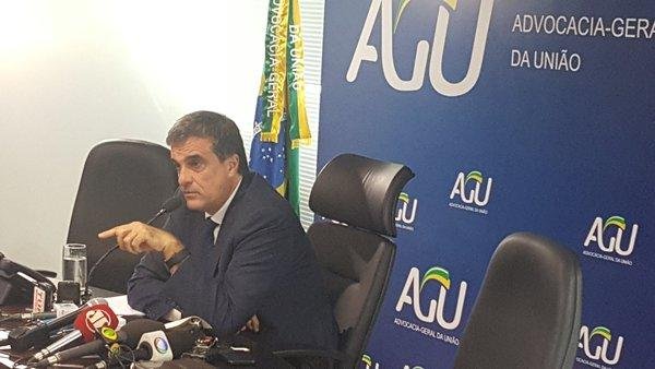 Cardozo negou que motiva&ccedil;&atilde;o de a&ccedil;&atilde;o no STF seja enfraquecimento de Dilma