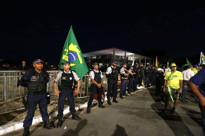 Dispers&atilde;o de manifestantes ser&aacute; controlada para evitar confrontos 