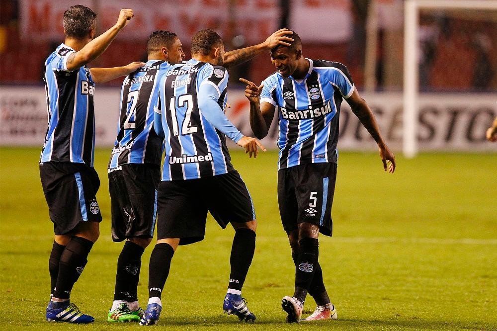 Vit&oacute;ria por 3 a 2 sobre a LDU, nessa quarta-feira, assegurou a classifica&ccedil;&atilde;o antecipada do Tricolor