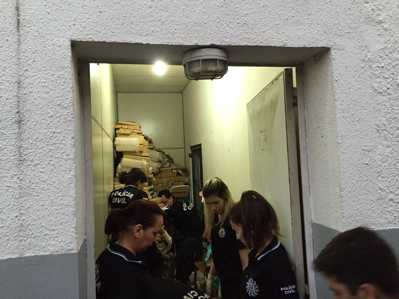 Denarc incinera drogas avaliadas em R$ 20 milh&otilde;es no RS