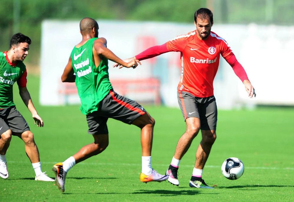 Goleiro Muriel atuou como atacante no recreativo desta sexta-feira no CT