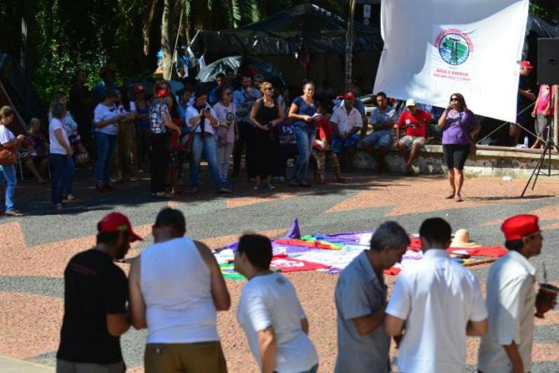 Acampamento da Legalidade e da Democracia na Pra&ccedil;a da Matriz