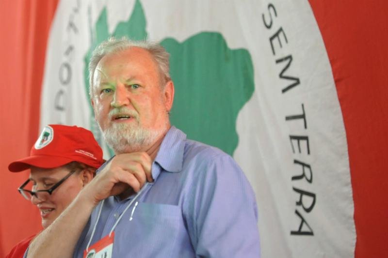 Jo&atilde;o Pedro St&eacute;dile fez declara&ccedil;&atilde;p em evento de movimentos sociais e sindicais em defesa do governo