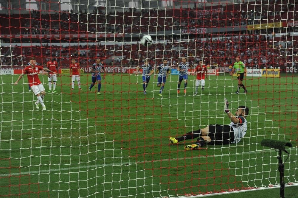 Inter perde p&ecirc;nalti e empata com S&atilde;o Jos&eacute;	