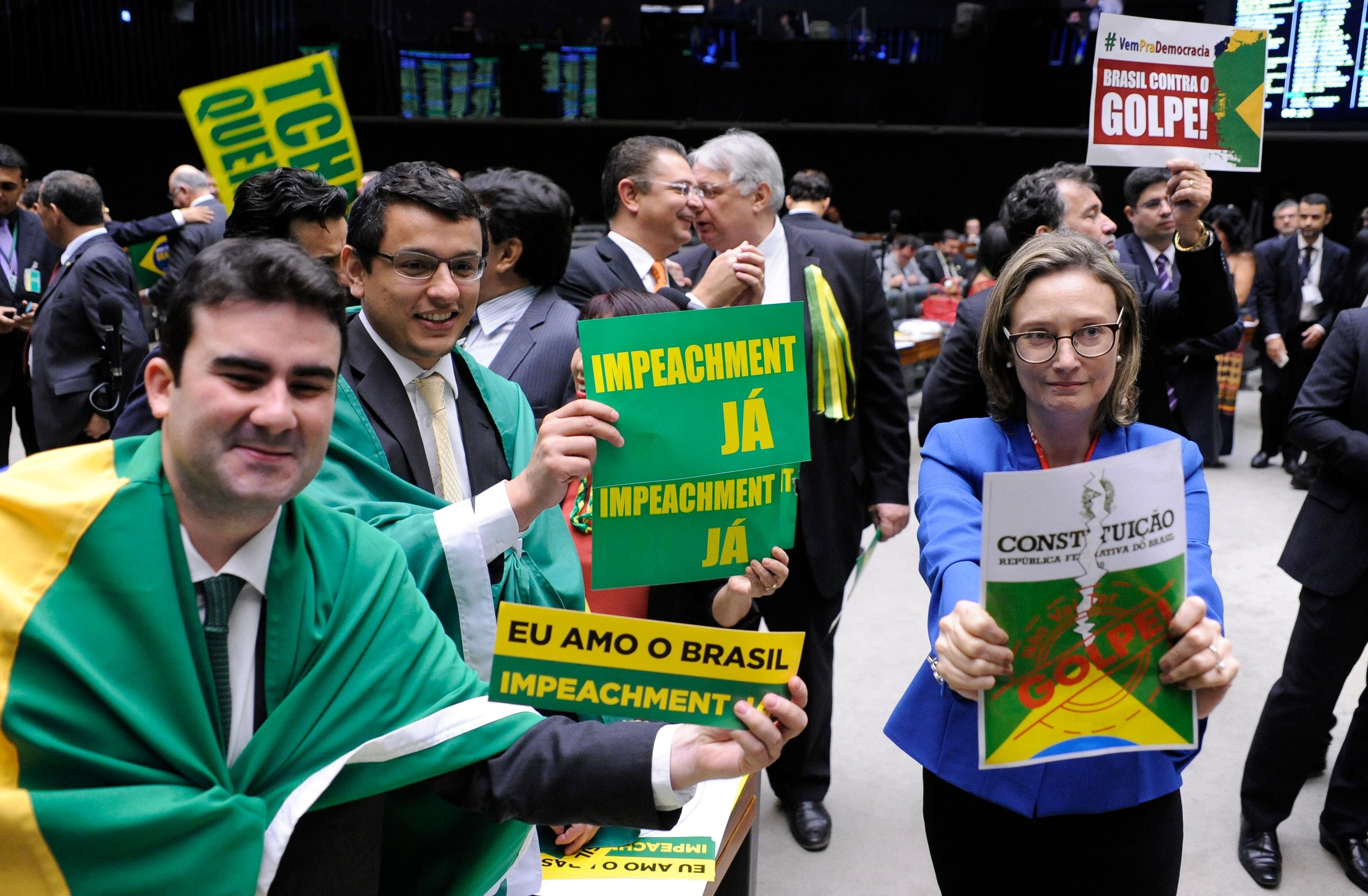 Todos os partidos representados na C&acirc;mara tiveram o direito de se manifestar