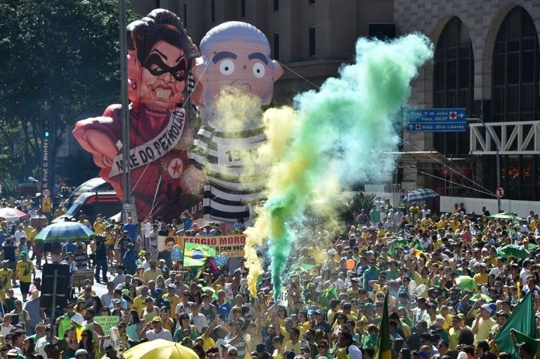 Manifesta&ccedil;&otilde;es a favor e contra impeachment t&ecirc;m 13 detidos em S&atilde;o Paulo
