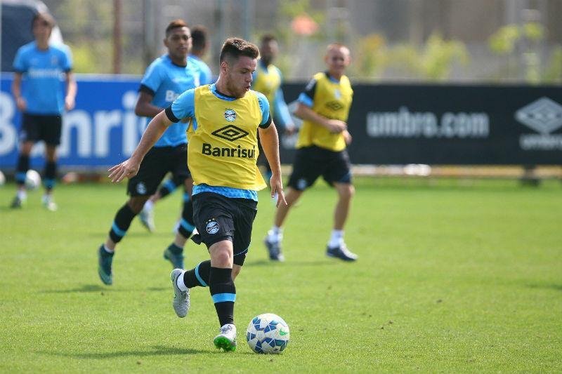 Sem Zeballos, Gr&ecirc;mio define Ramiro como titular da lateral na Libertadores  