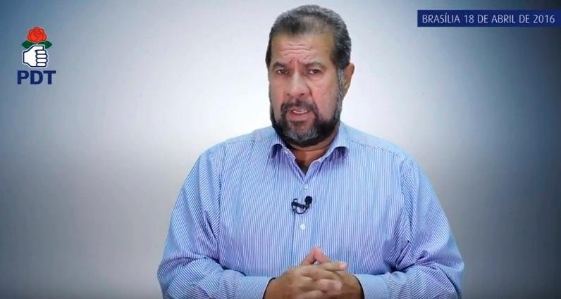 Presidente nacional do PDT comunicou que partido deu in&iacute;cio ao processo de expuls&atilde;o de deputados