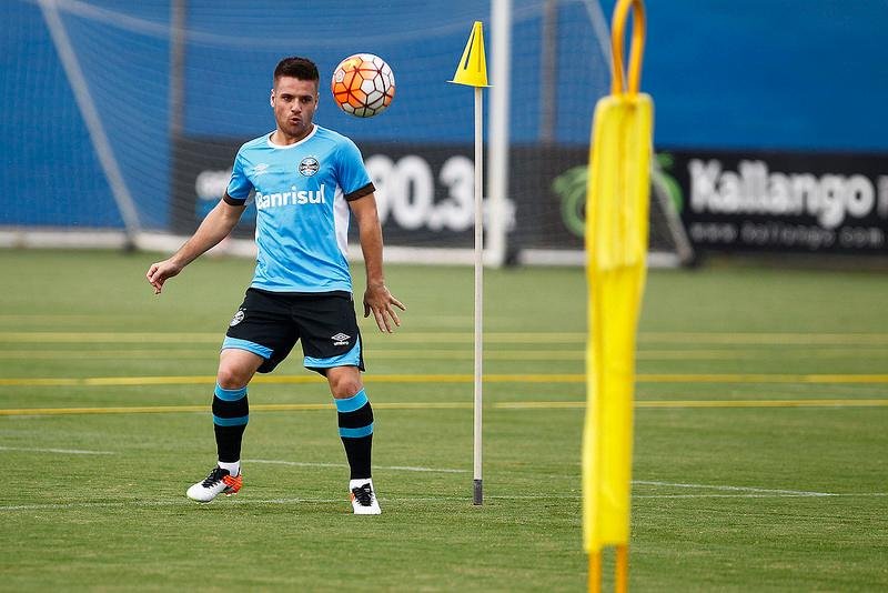 Ramiro volta ao time do Gr&ecirc;mio ap&oacute;s caxumba