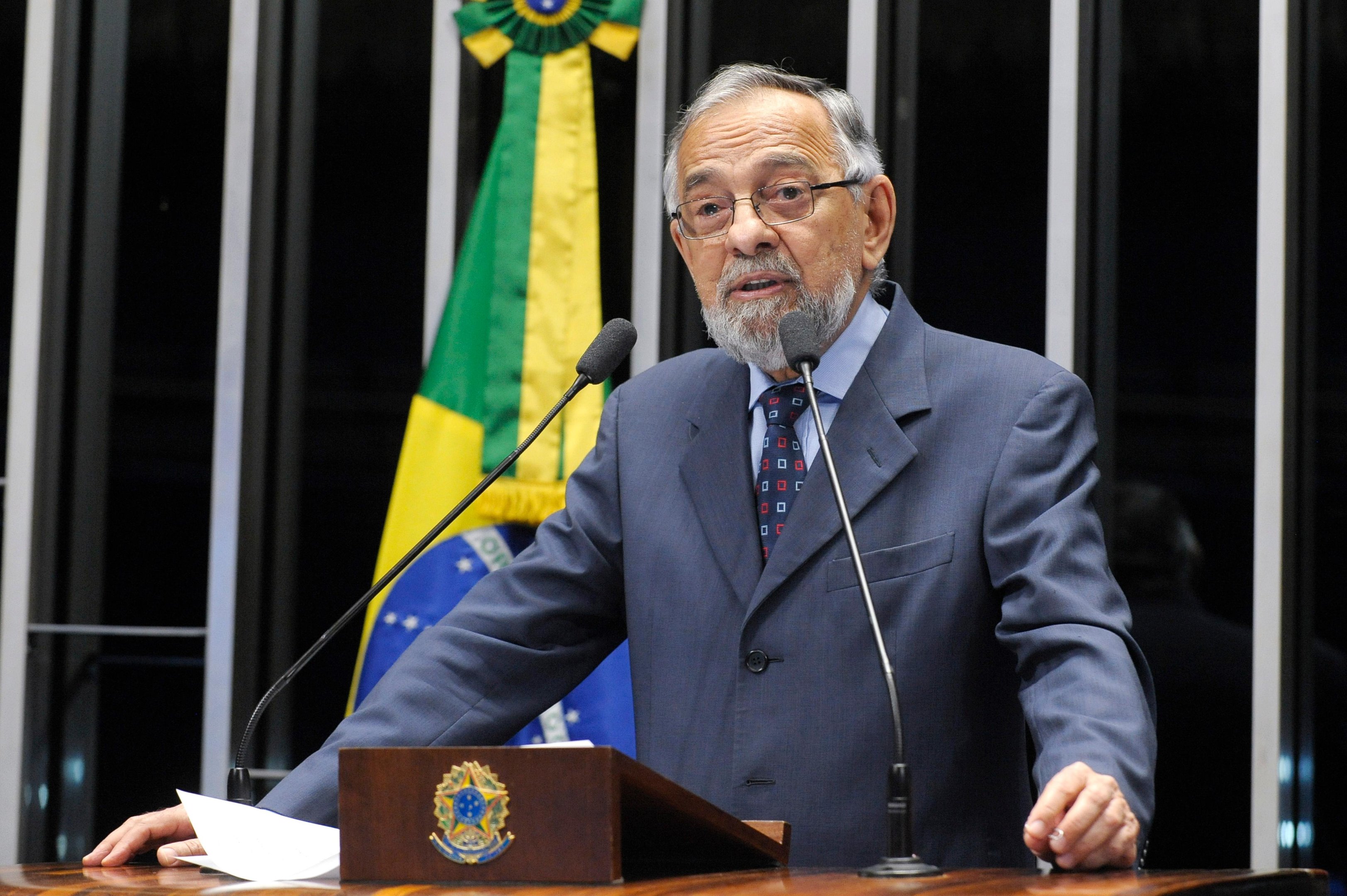 Movimento por novas elei&ccedil;&otilde;es presidenciais est&aacute; crescendo, diz senador