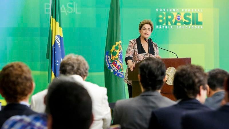 Dilma ter&aacute; que mostrar lideran&ccedil;a se quiser sobreviver, afirma NYT