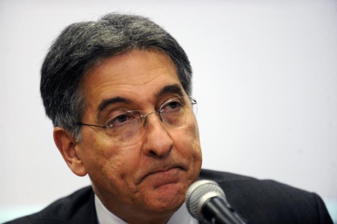 Ministro do STF mant&eacute;m indiciamento de governador de MG