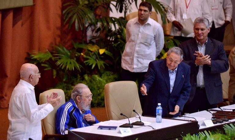 Fidel Castro aparece em encerramento do congresso do PC cubano