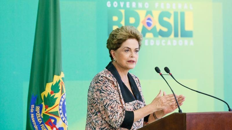"Lament&aacute;vel", diz Dilma sobre declara&ccedil;&atilde;o de Bolsonaro durante vota&ccedil;&atilde;o do impeachment