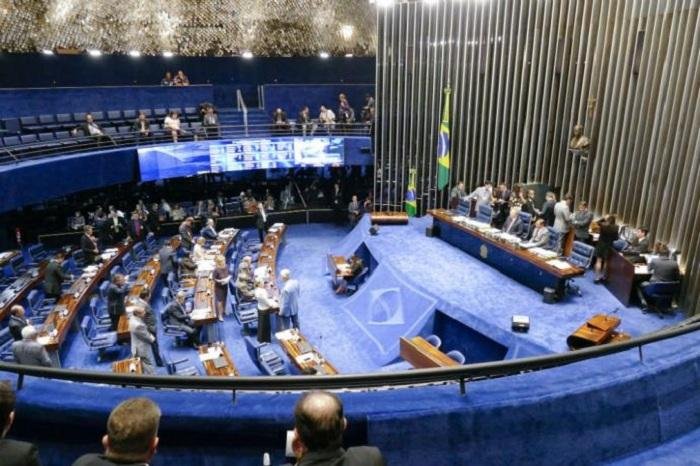 Renan Calheiros prev&ecirc; instala&ccedil;&atilde;o da Comiss&atilde;o de Impeachment na pr&oacute;xima ter&ccedil;a