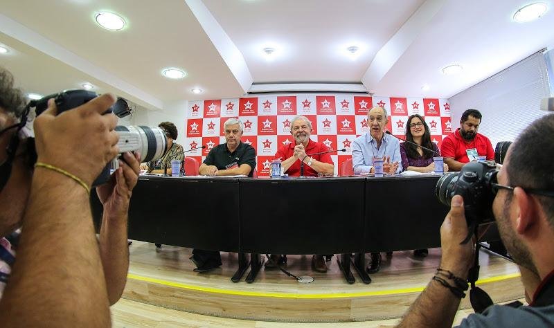 Reuni&atilde;o no diret&oacute;rio nacional do PT contou com a presen&ccedil;a de Lula, Rui Falc&atilde;o, Regina Sousa e entre outros militantes