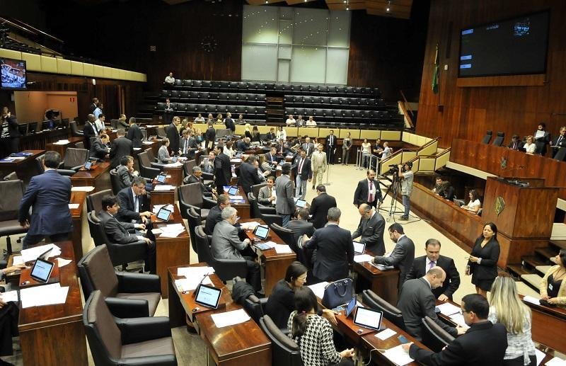 Medida vale para CCs, diretorias e presid&ecirc;ncias de estadual