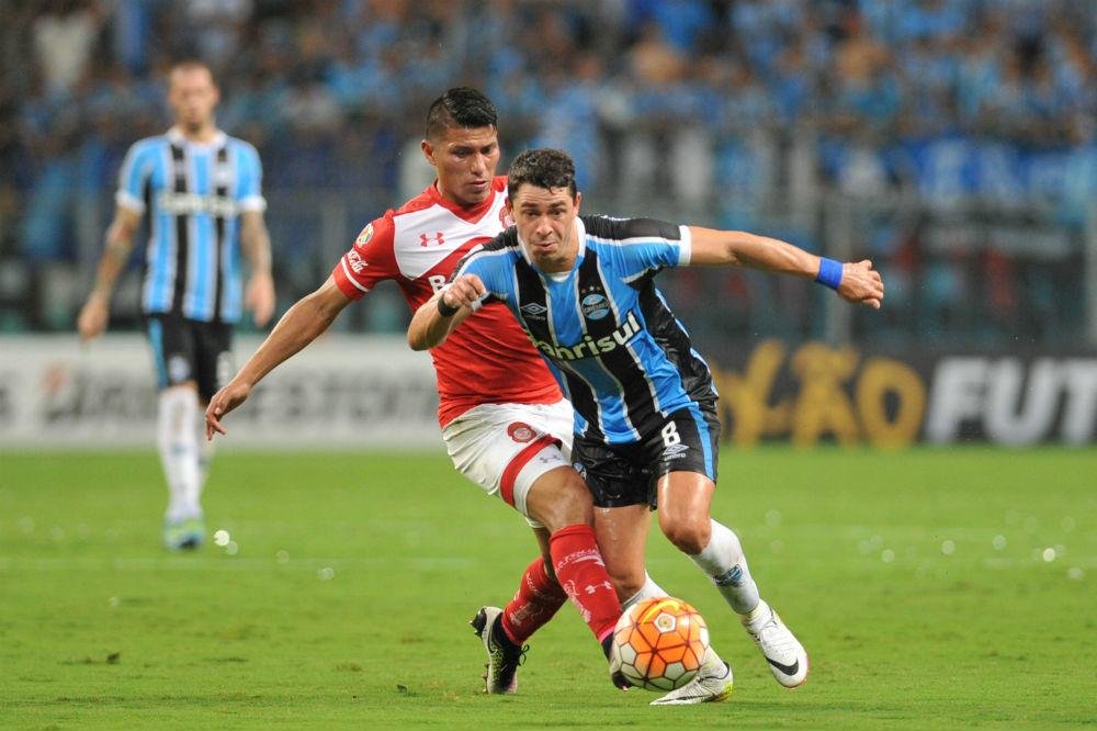 Giuliano disse que n&atilde;o v&ecirc; problema em enfrentar uma equipe argentina
