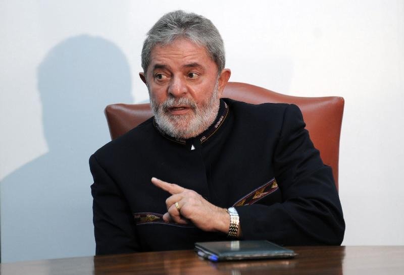 Ex-presidente &eacute; investigado na Opera&ccedil;&atilde;o Lava Jato