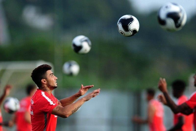Paulo Cezar Magalh&atilde;es retornar&aacute; ao time titular do Inter