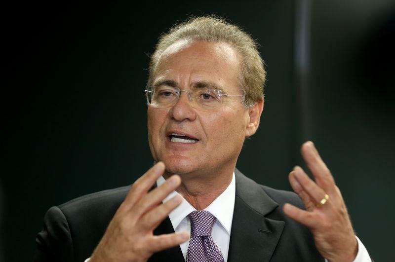 Cunha s&oacute; "atrapalha" ao tentar interferir no ritmo do impeachment, diz Renan Calheiros