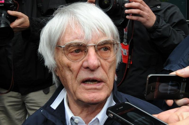 "N&atilde;o deveria ser levado a s&eacute;rio", diz Bernie Ecclestone sobre mulheres na F&oacute;rmula 1