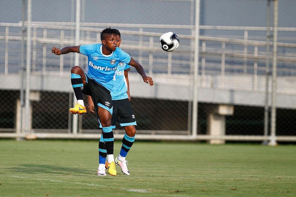 Bola&ntilde;os est&aacute; a disposi&ccedil;&atilde;o do t&eacute;cnico Roger Machado para enfrentar Juventude pela semifinal do Gauch&atilde;o