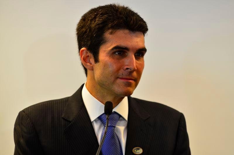Helder Barbalho deixou o cargo por se sentir desconfort&aacute;vel com a situa&ccedil;&atilde;o do PMDB ap&oacute;s a abertura do impeachment de Dilma