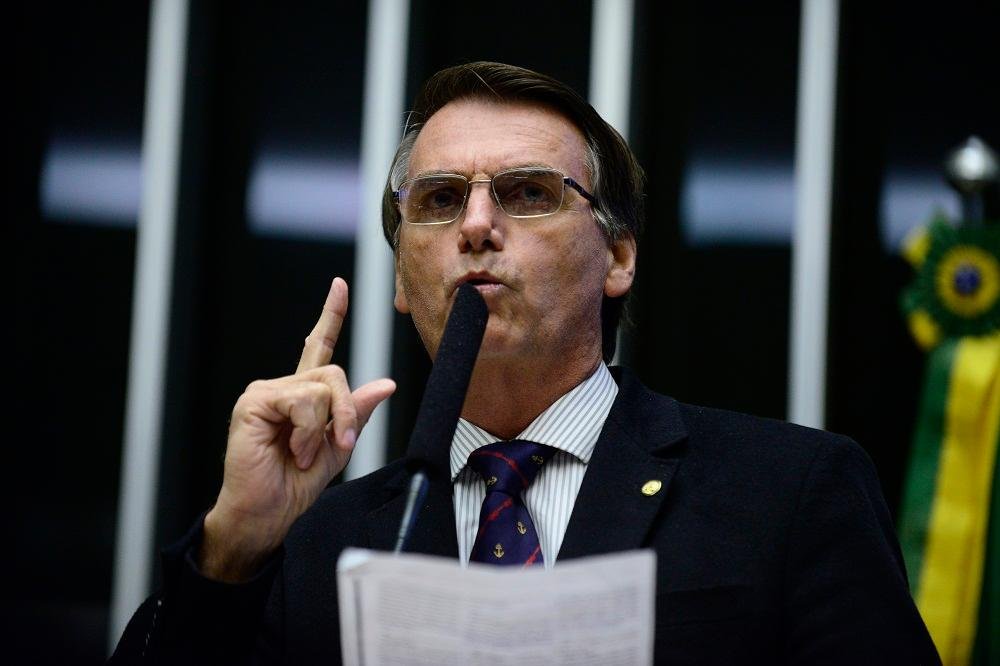 Jair Bolsonaro ser&aacute; investigado ap&oacute;s exaltar um dos maiores torturadores da ditadura militar durante discurso no &uacute;ltimo domingo