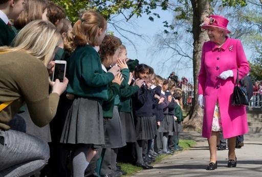 Pr&iacute;ncipe Charles recita Shakespeare na BBC no anivers&aacute;rio de 90 anos de Elizabeth II