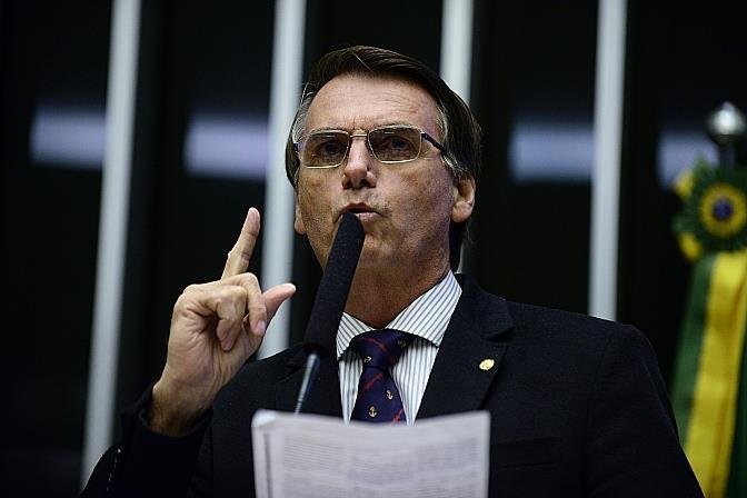 Ap&oacute;s amea&ccedil;ar professor, ex-aluno pede desculpa atrav&eacute;s do Facebook