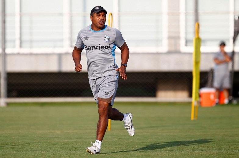 Roger comanda o Gr&ecirc;mio contra o Juventude