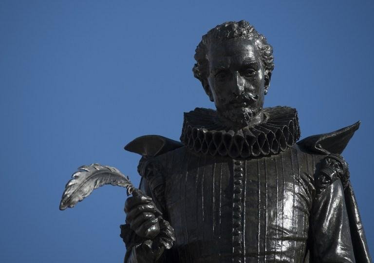 Cervantes &eacute; considerado o pai do romance moderno por "Dom Quixote", um dos livros mais lidos e traduzidos do mundo 