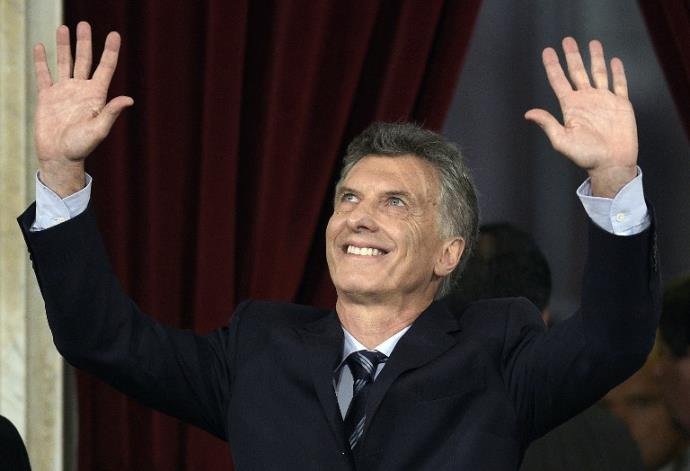 Argentina paga fundos e deixa a morat&oacute;ria de 15 anos