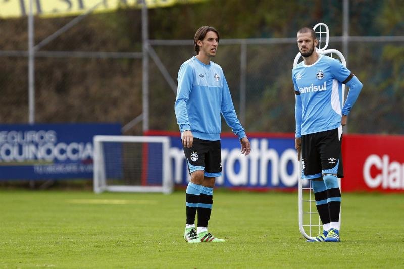 Geromel &eacute; o quarto jogador do elenco do Gr&ecirc;mio a contrair caxumba
