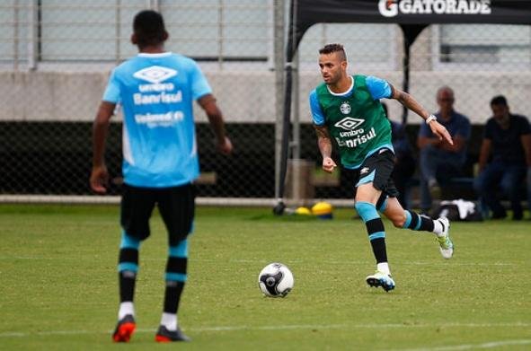 Gr&ecirc;mio faz treino fechado e realiza recreativo sem titulares 