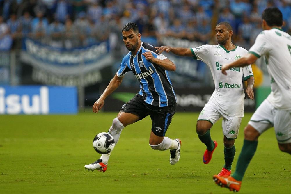 Gr&ecirc;mio joga bem, ganha, mas &eacute; desclassificado contra o Juventude
