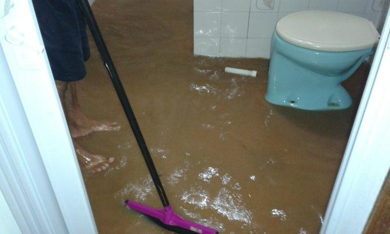 Popula&ccedil;&atilde;o do Jardim Universit&aacute;rio e Santa Isabel sofreram com alagamentos