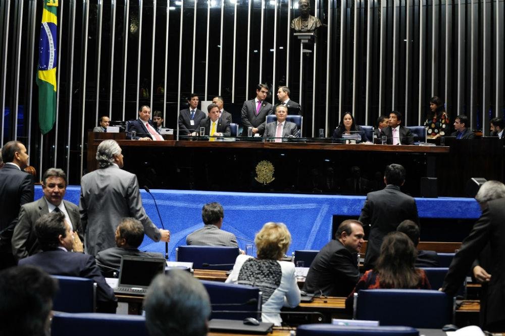 Antes de encerrar a sess&atilde;o que aprovou a comiss&atilde;o, o presidente do Senado, Renan Calheiros (PMDB-AL), rejeitou o pedido