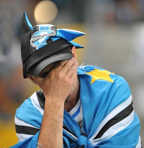 Torcedor n&atilde;o esconde a decep&ccedil;&atilde;o ap&oacute;s a elimina&ccedil;&atilde;o do Gauch&atilde;o no domingo