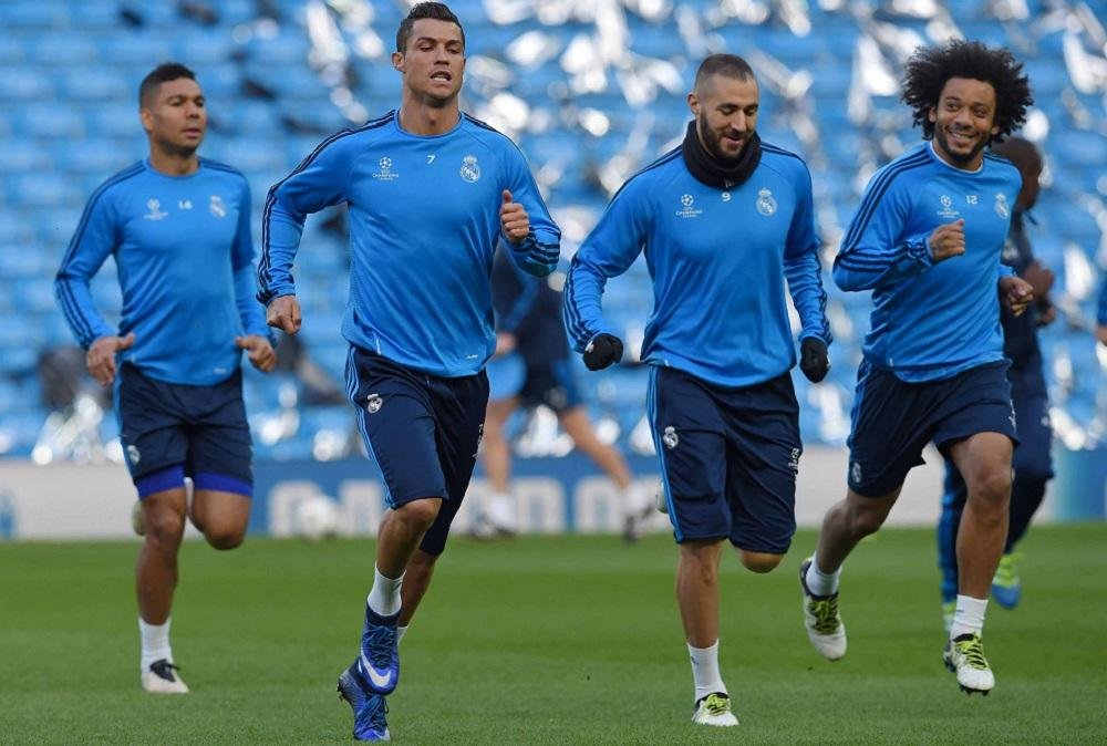 Cristiano Ronaldo e Benzema, que se recuperam de les&otilde;es, devem estar em campo