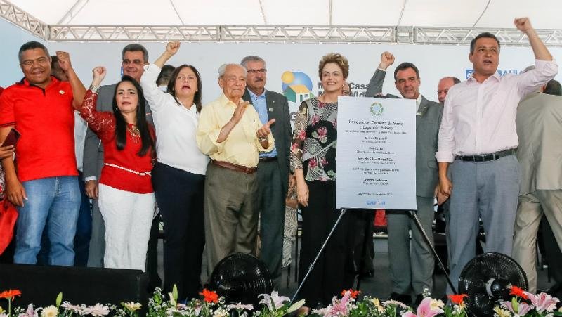 Quem me julga &eacute; corrupto, diz Dilma em discurso na Bahia	