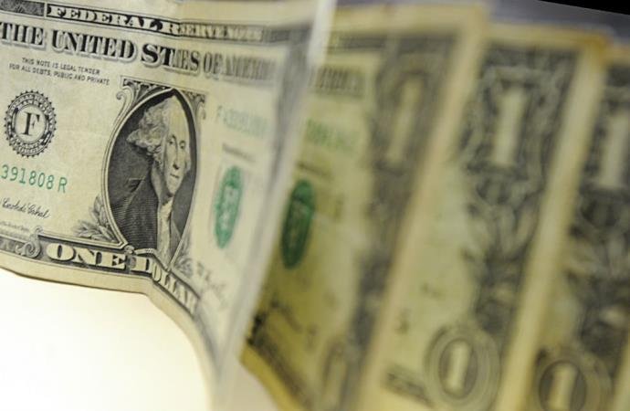 D&oacute;lar fecha a R$ 3,52