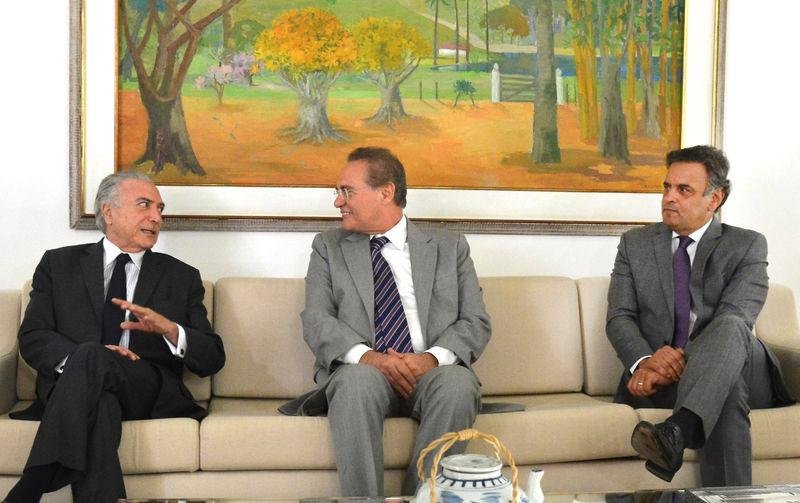 Renan se re&uacute;ne com Temer e A&eacute;cio em Bras&iacute;lia