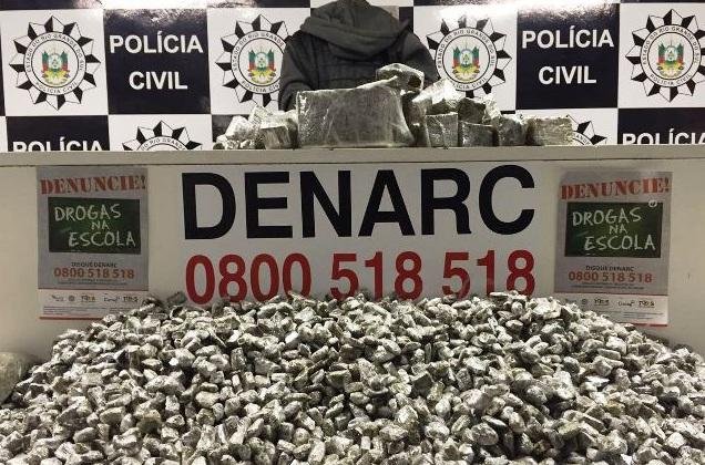Denarc apreende mais de 4,2 mil por&ccedil;&otilde;es de maconha em Porto Alegre 