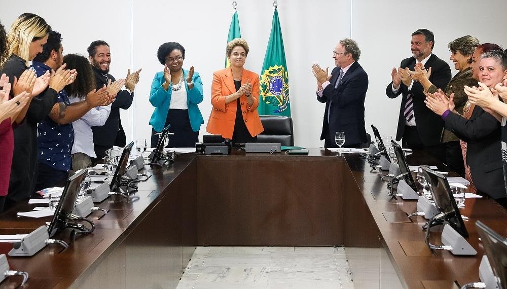Presidente Dilma assinou decreto que permite travestis e transexuais poder&atilde;o usar o nome social no servi&ccedil;o p&uacute;blico federal